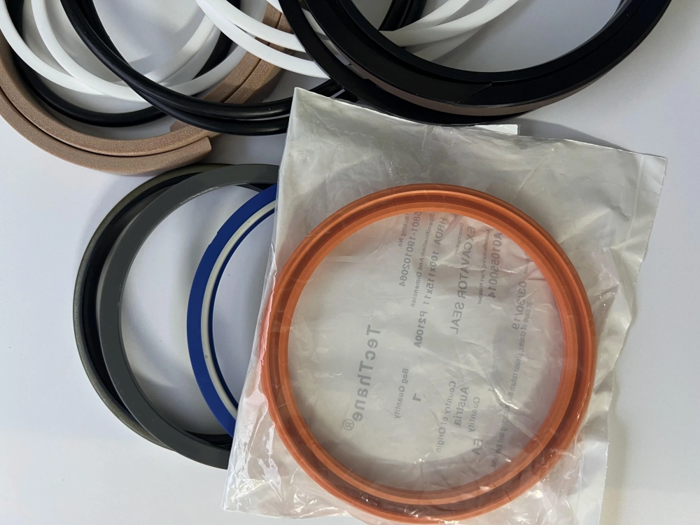 Fast Delivery Cylinder Seal Kit Hydraulic Pump Repair Kit for Excavator KOMATSU PC200-8