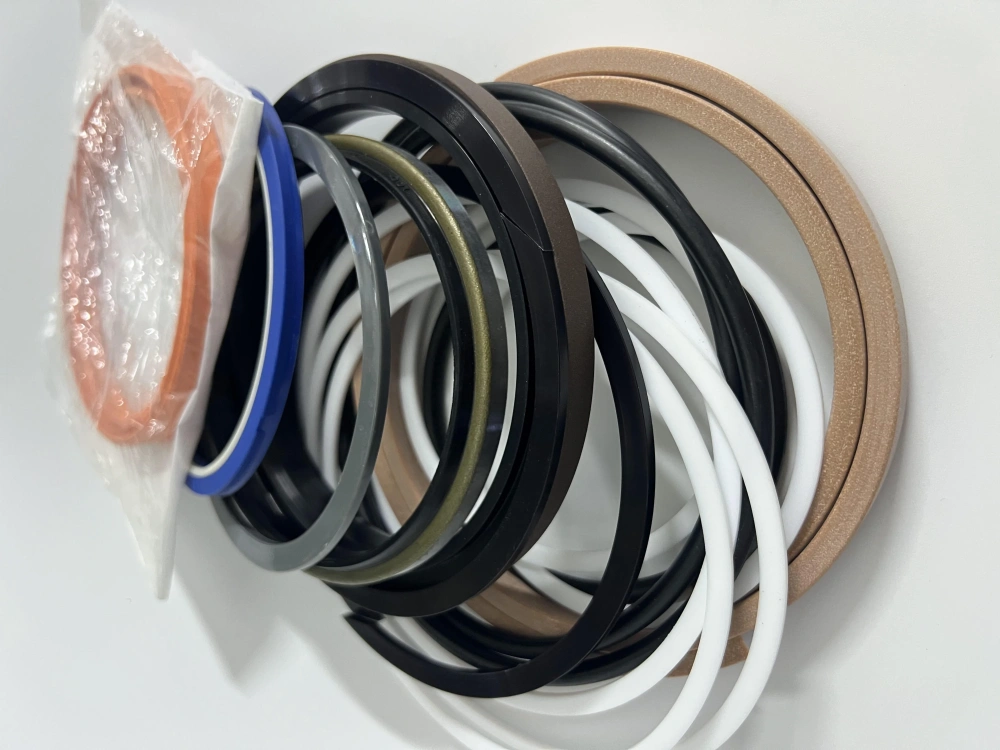 Fast Delivery Cylinder Seal Kit Hydraulic Pump Repair Kit for Excavator KOMATSU PC200-8