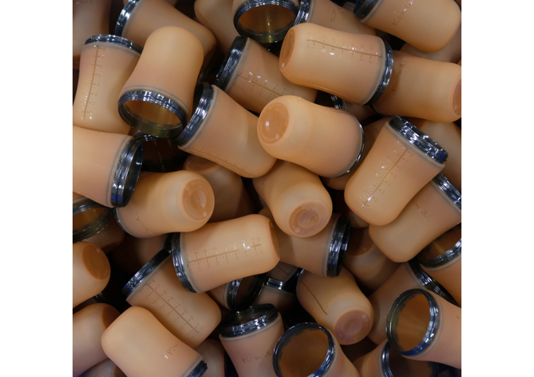 Silicone baby bottle injection mold