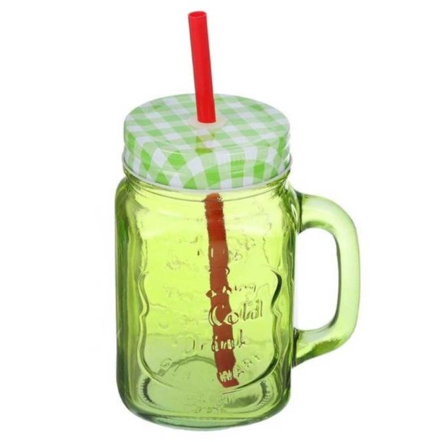 كوب زجاجي مع قشة خضراء,كوب زجاجي مع قشة خضراء