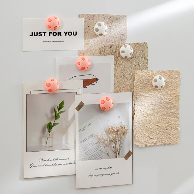 Huamili Strong Magnetic Backing Cute Mini Size Silicone Fridge Magnet with Eco-friendly Material