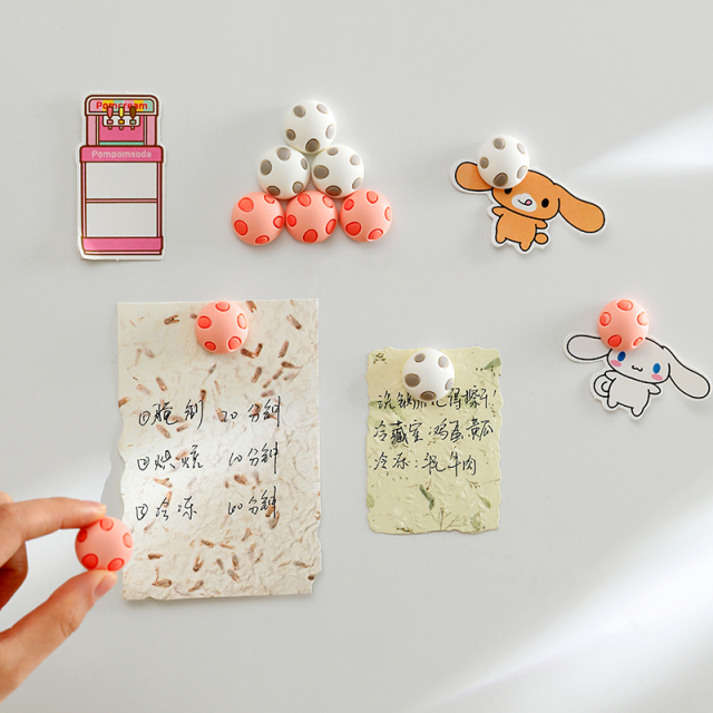 Huamili Strong Magnetic Backing Cute Mini Size Silicone Fridge Magnet with Eco-friendly Material