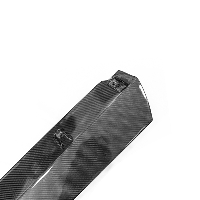 McLaren GT Side Skirts