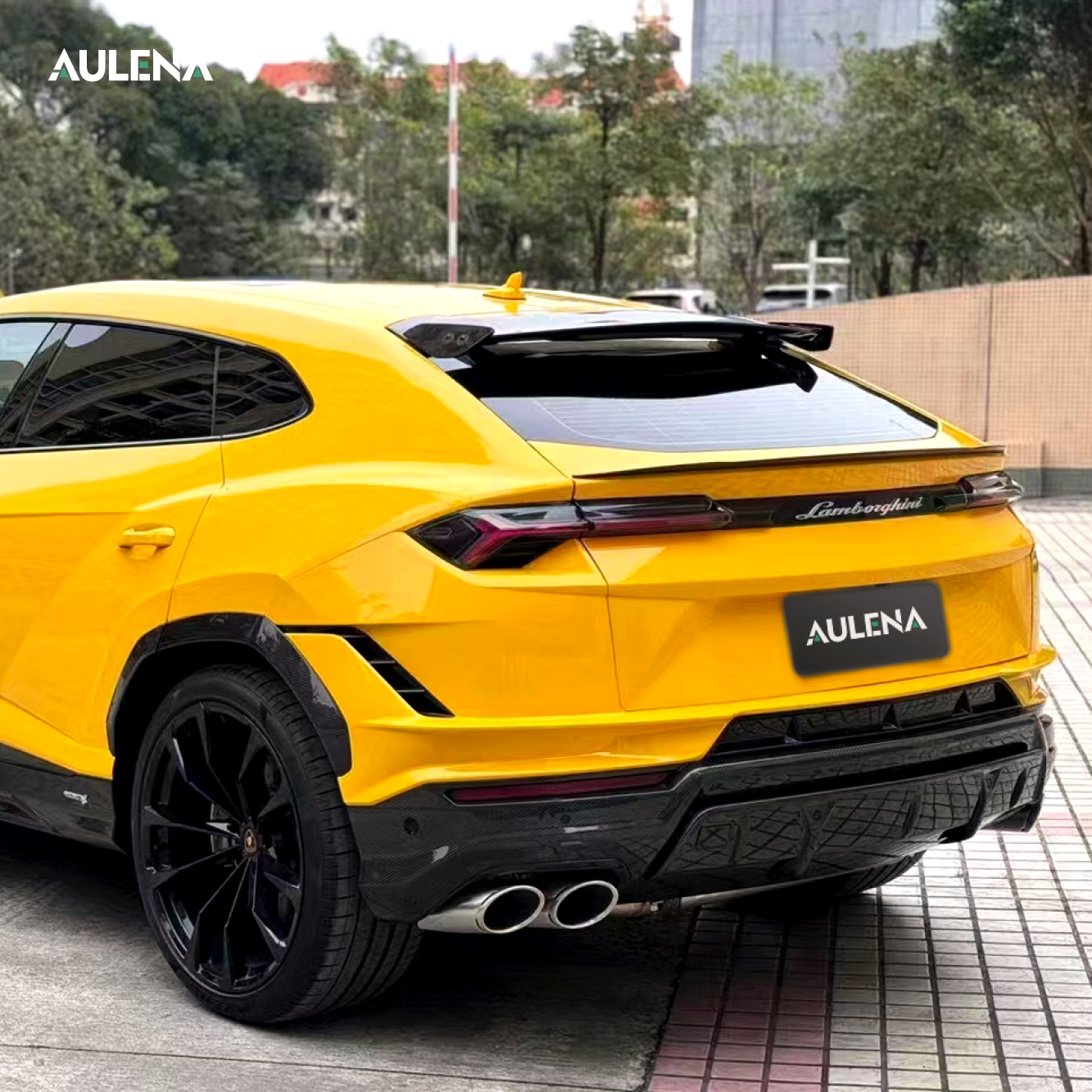 Lamborghini URUS OEM Style dry carbon performance body kit