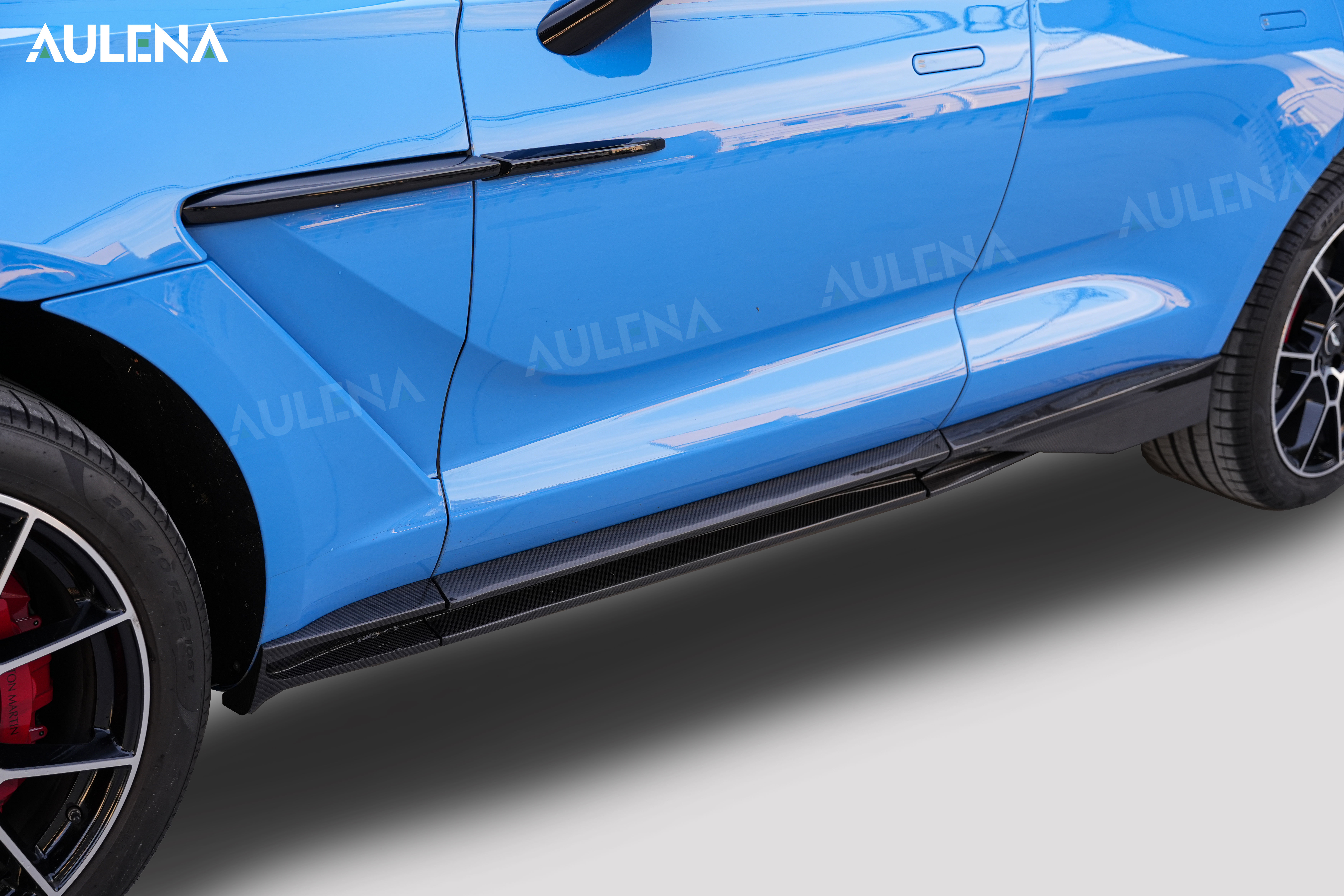 Aston Martin DBX Upgrade 707 Aulena Design dry carbon performance body kit
