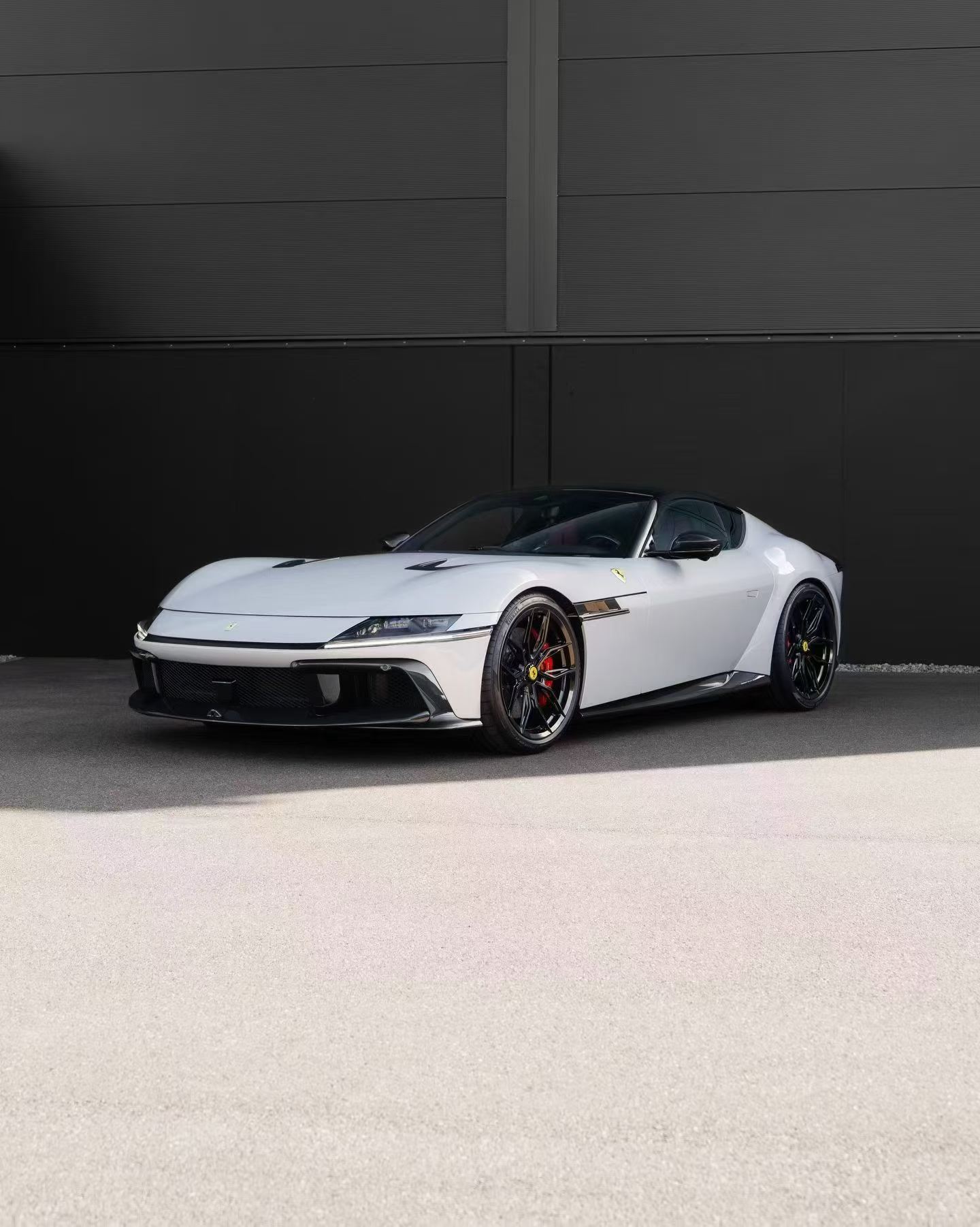 Ferrari 12Cilindri Novitec dry carbon body kit installation
