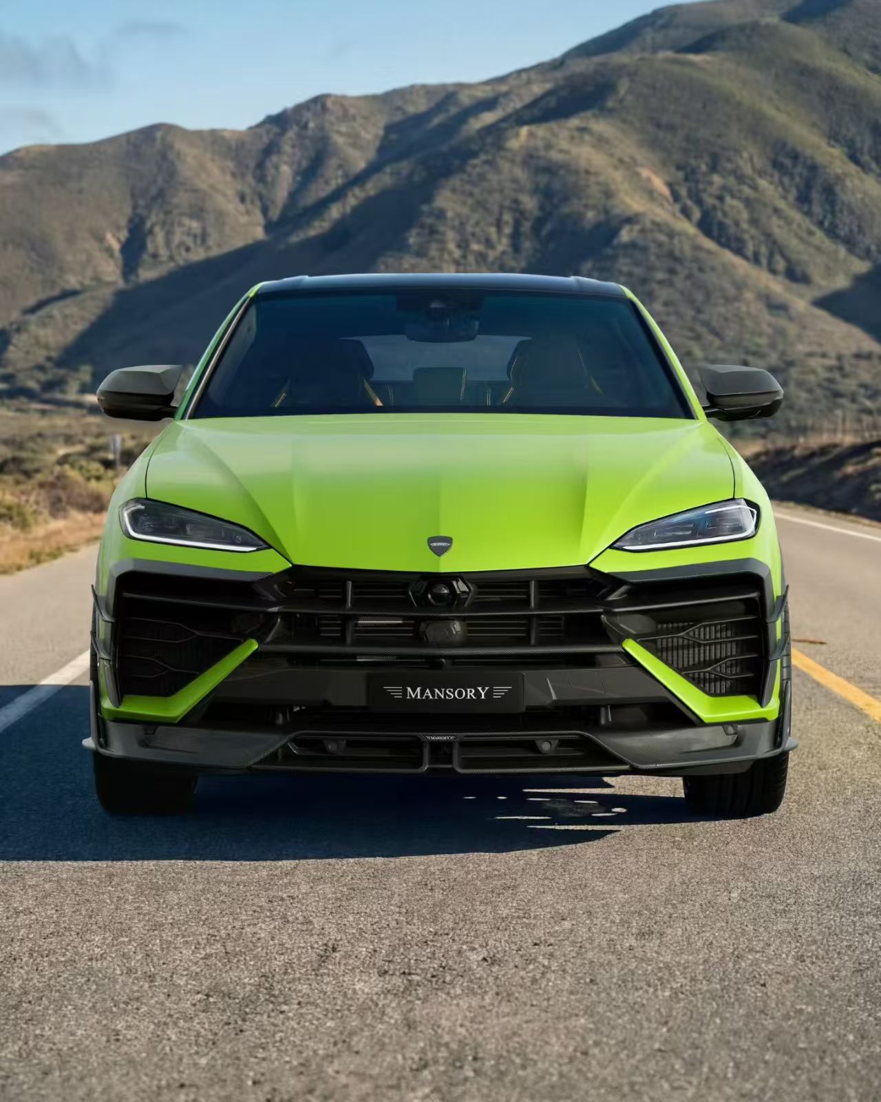 Lamborghini Urus SE carbon fiber front splitter