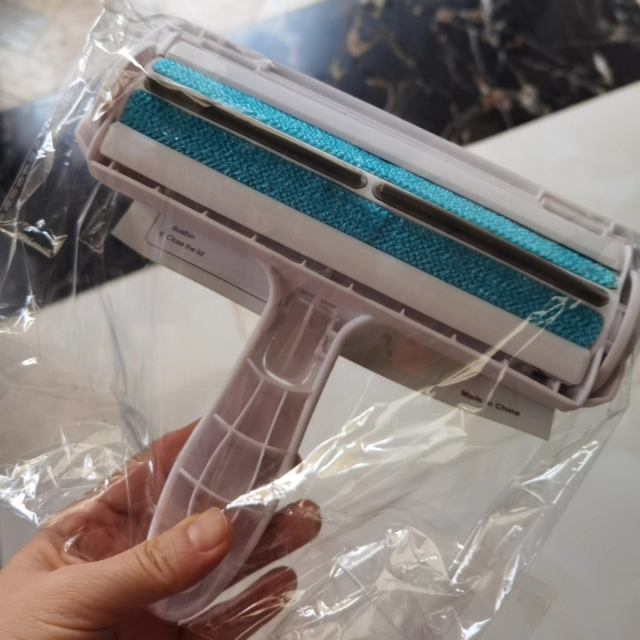 Hot-Selling Reusable Static Adsorption Pet Hair Remover Roller Small and Simple Lint Brush for Effective Cat/Dog Fur Removal,U-ME PET LUV,Best-Selling Pet Hair Remover Roller & Lint Cleaner For Carpets, Sofas & Furniture – Ultimate Dog & Cat Hair Removal Tool