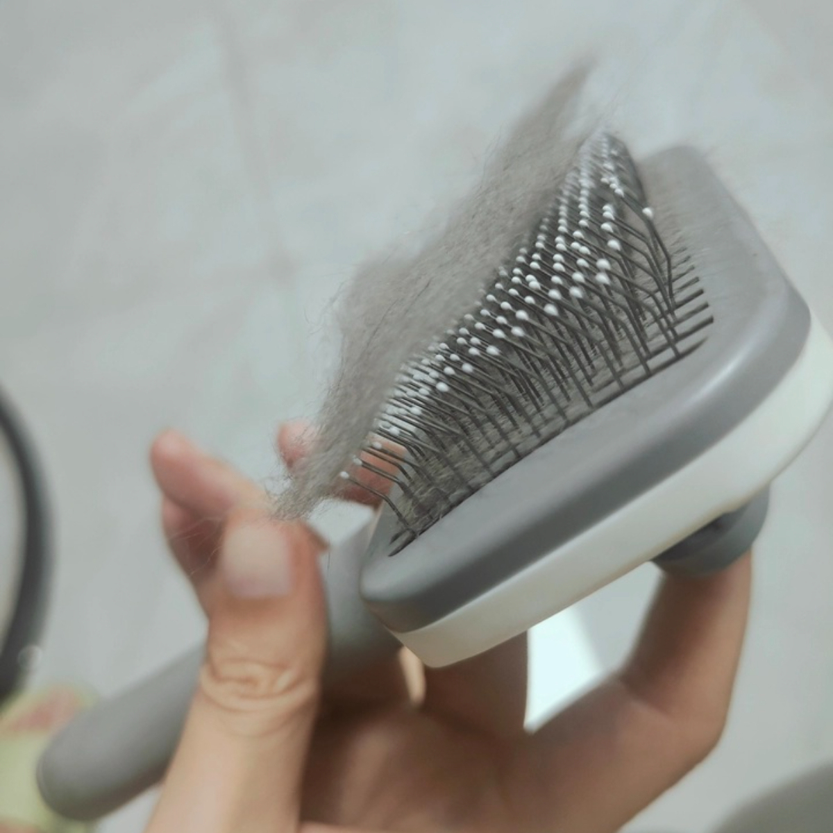 Hot-Selling Automatic Cat/Dog Grooming Comb Plastic Fine Needle Brush for Effortless Tangle-Free Hair Removal and Deshedding,U-ME PET LUV,Pro Self-Cleaning Pet Deshedding Brush - 1-Button Hair Release Stainless Steel Micro-Pins for Tangle-Free Coats on Dogs & Cats, Gentle Shed Control