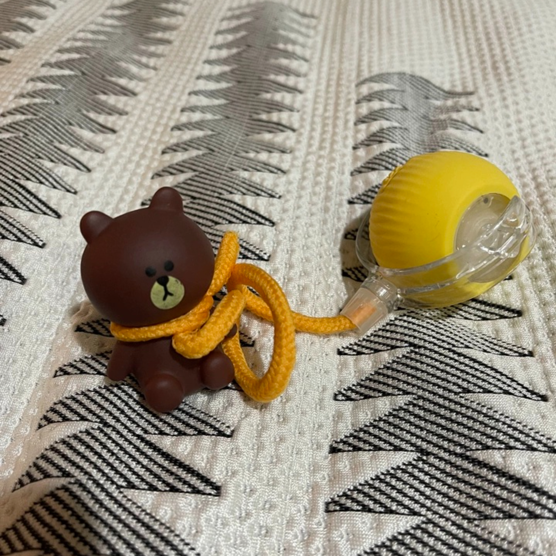 Bestseller Self-Jumping Interactive Cat Toy Ball Durable Chew-Proof & Auto Motion Kitten Play with Rope,U-ME PET LUV,Automatic Chew-Proof Cat Ball with Tether - Interactive Bouncy Toy for Solo Fun
