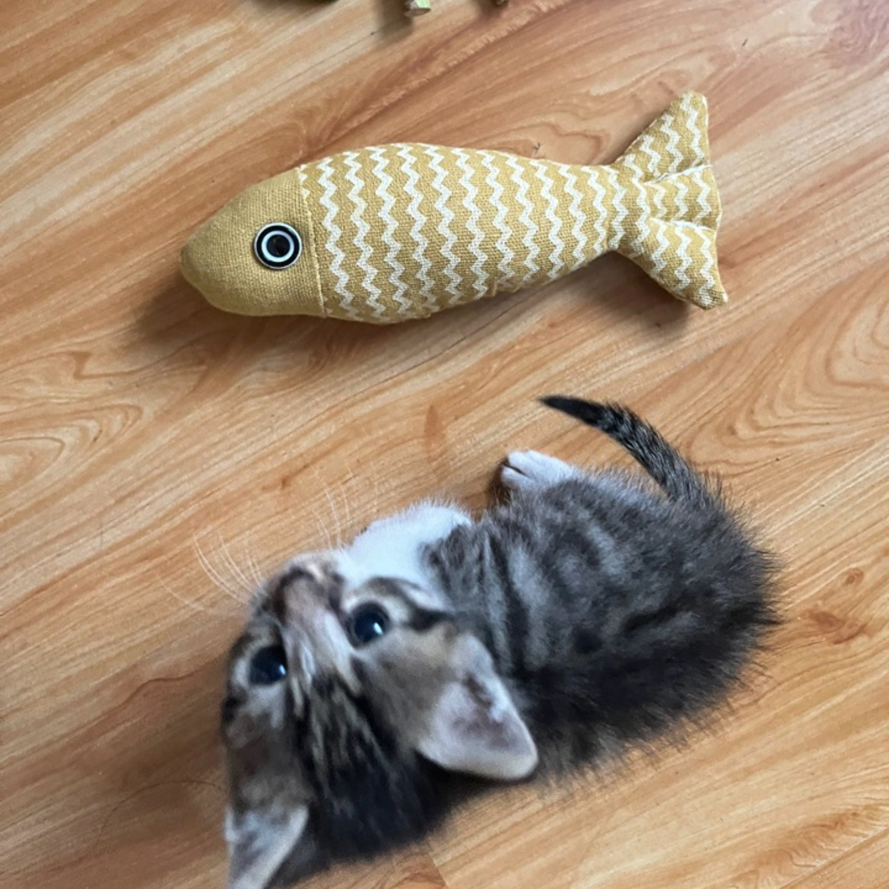 Hot-Selling Catnip Jute Fish Toy Interactive Linen Chew Stick for Kittens Daily Use Cartoon Style Self-Play Fun Boredom Relief,U-ME PET LUV,Bestselling Catnip Linen Fish Cat Toy - Realistic Kitten Teether for Self - Play & Boredom Relief