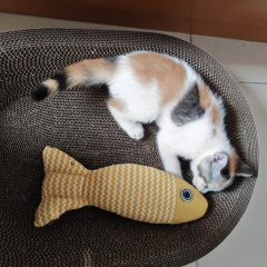 Hot-Selling Catnip Jute Fish Toy Interactive Linen Chew Stick for Kittens Daily Use Cartoon Style Self-Play Fun Boredom Relief,U-ME PET LUV,Bestselling Catnip Linen Fish Cat Toy - Realistic Kitten Teether for Self - Play & Boredom Relief