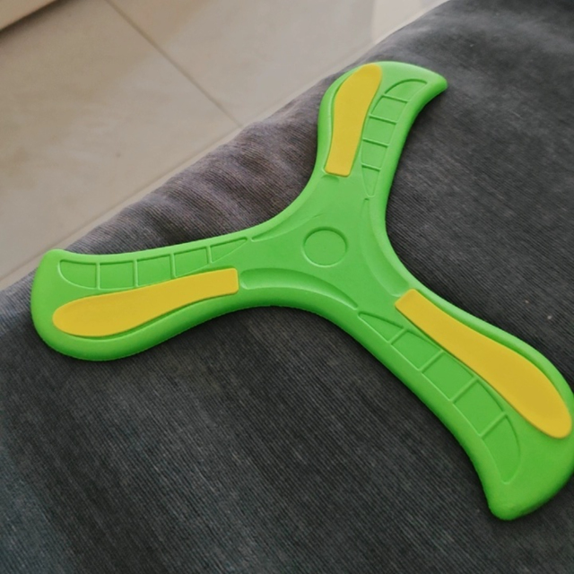 EVA Interactive Soft for Frisbee Dog Training Toy Three-Leaf Boomerang Fashion Style Boring Pet Dog Toy,U-ME PET LUV,Best - Selling Dog Frisbee: EVA Interactive Tri - Leaf Boomerang for Dog Training & Boredom Buster
