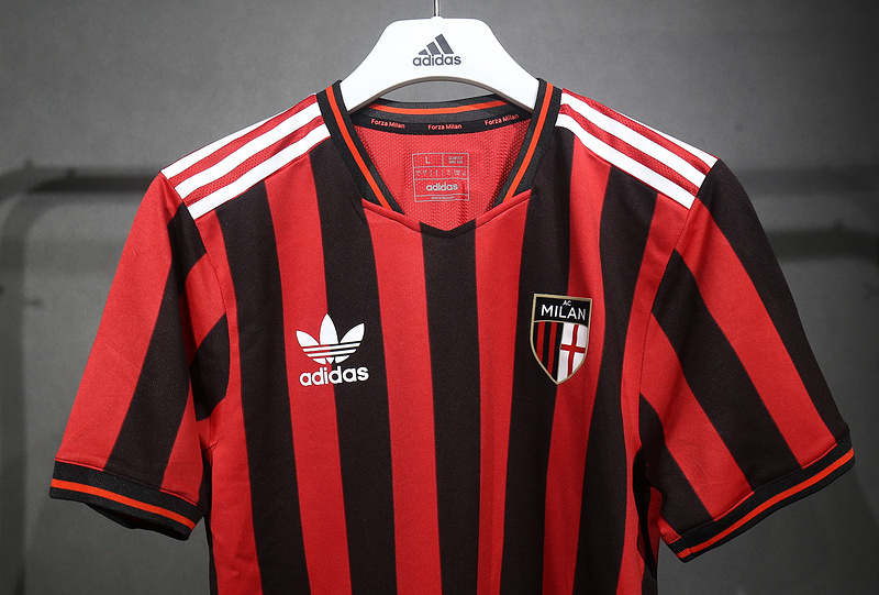 Player 2024-25 AC Milan Retro Special Edition Player Football jersey