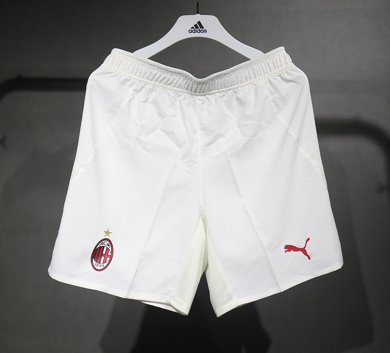 Player 2024-25 Shorts AC Milan home