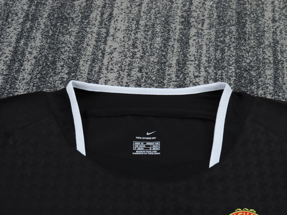 Retro Kids 2003-04 Manchester United Away Kids Football jersey