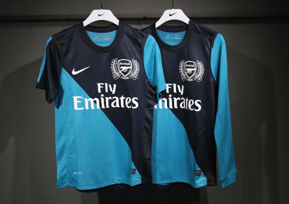 Player Retro 2011-12 Arsenal Away Football jersey retro