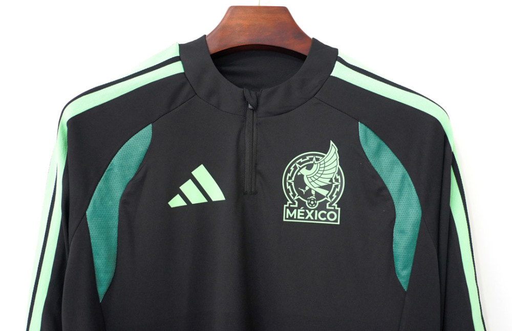 2026 half-pull training suit Mexico