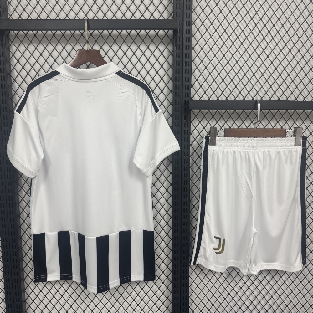 KIDS 2026-27 Juventus Home KIDS Football jersey