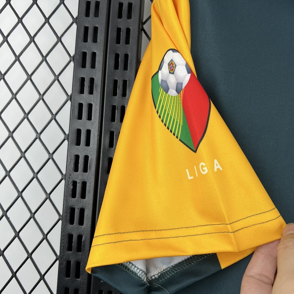 Retro 02-03 Sporting Lisbon Away Football jersey retro