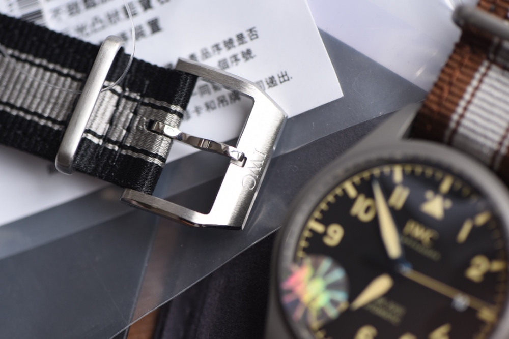 IWC - Pilots Watch Mark XVIII Titanium/LE 40mm V7F A2892