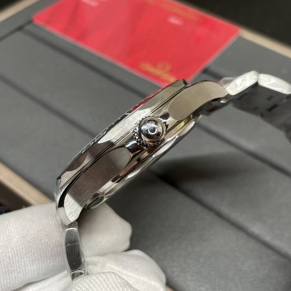 OMEGA SeaMaster Diver 300M