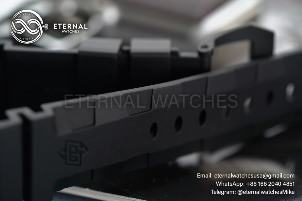 PANERAI - Submersible PAM1324 44mm Carbon/RU Black Dial VSF P9011