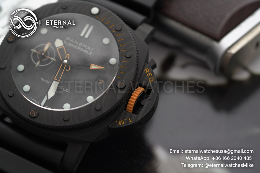 PANERAI - Submersible PAM1324 44mm Carbon/RU Black Dial VSF P9011
