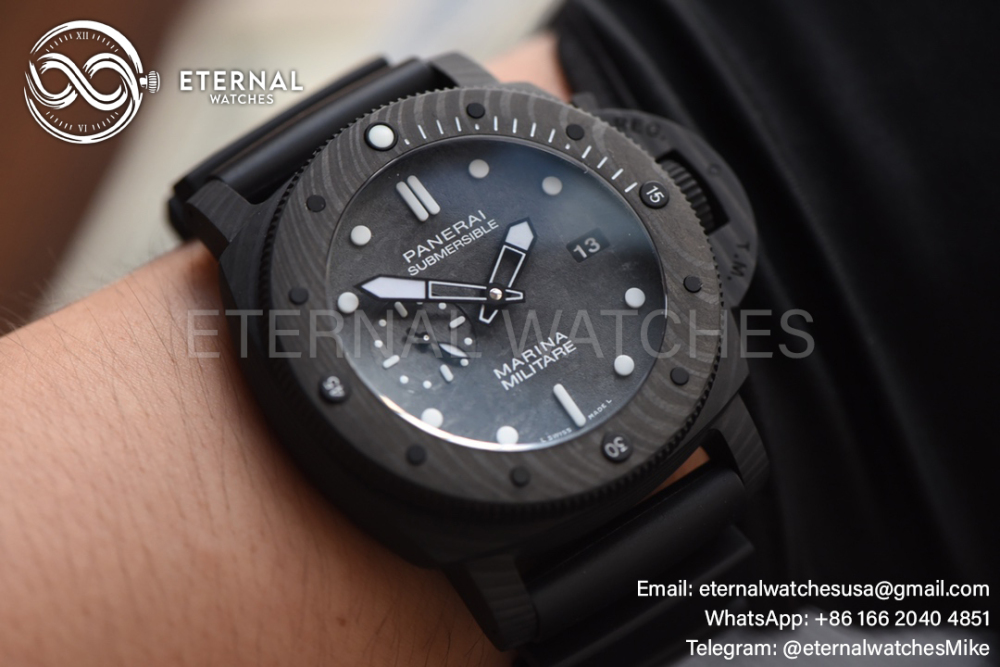 PANERAI - Submersible PAM979 47mm Carbon/RU Carbon Dial VSF P9010