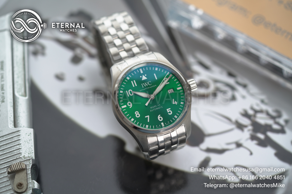 IWC - Pilot Mark XX 40mm SS/SS Green Dial V7F A2892