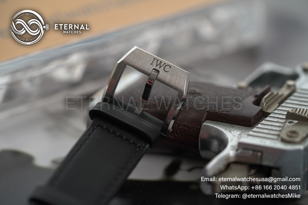 IWC - Pilot Mark XX 40mm SS/LE Black Dial V7F V2 A2892