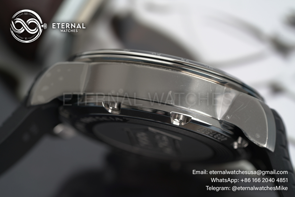 CHOPARD - Mille Miglia Race 44mm SS/RU Black Dial V7F A7750