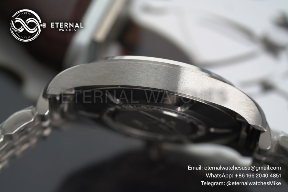 IWC - Pilot Mark XX 40mm SS/SS Black Dial V7F A2892