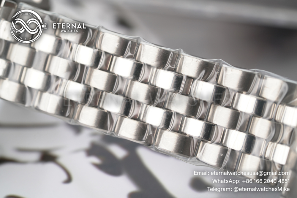 IWC - Pilot Mark XX 40mm SS/SS Black Dial V7F A2892