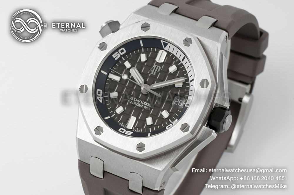 Royal Oak Offshore Diver 15720 42mm SS/RU Grey/Stk ZF A4308