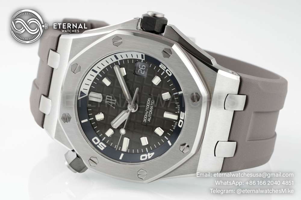 Royal Oak Offshore Diver 15720 42mm SS/RU Grey/Stk ZF A4308