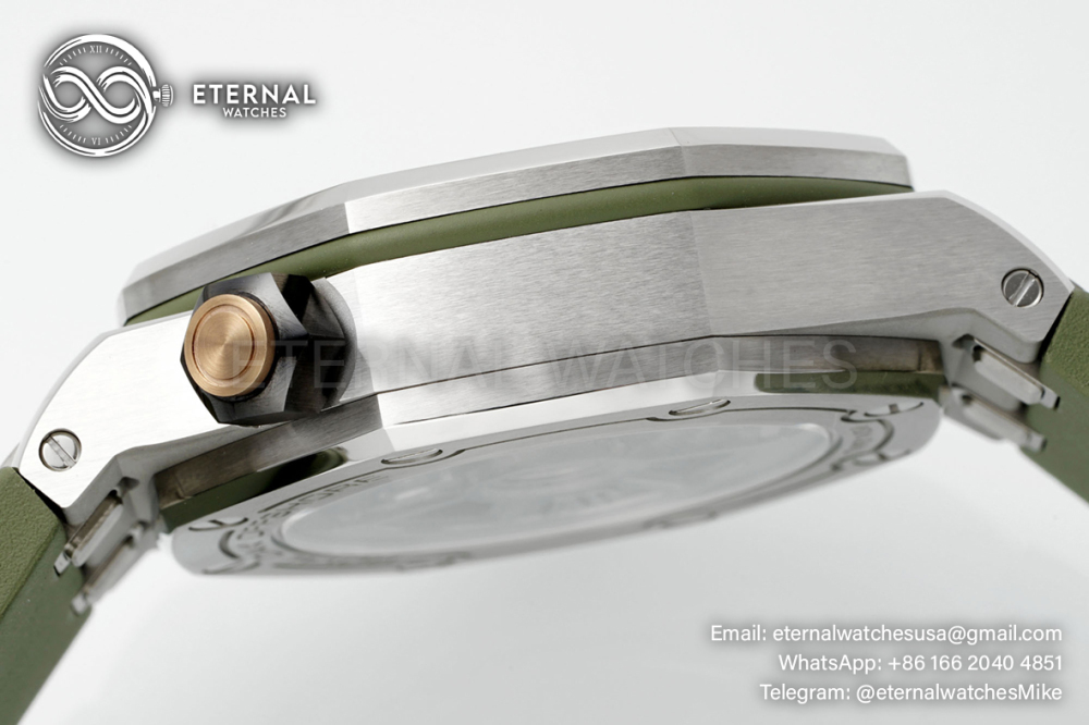 Royal Oak Offshore Diver 15720 42mm SS/RU Green/Stk ZF A4308