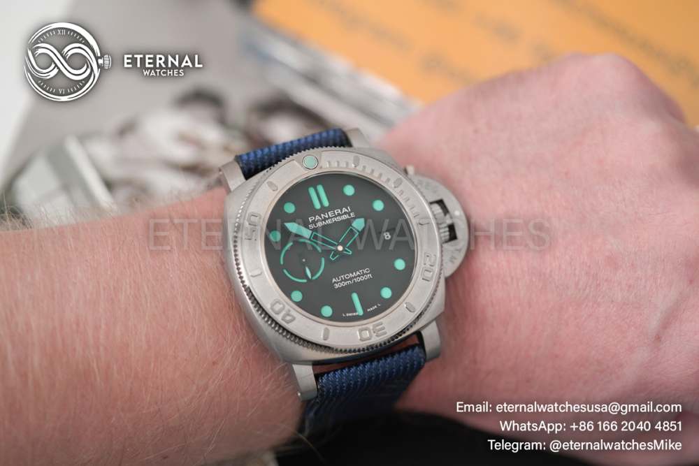 PANERAI - PAM985 Mike Horn Submersible Blue TI/NY VSF P9010