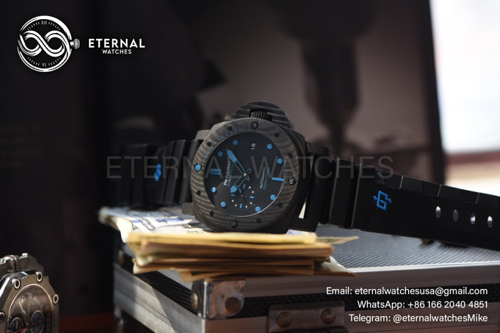 PANERAI - Submersible Pam1616 47mm Carbon/RU Black Dial VSF P9010