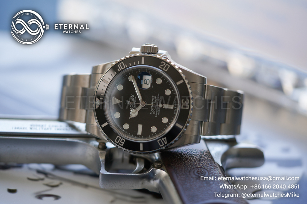 Rolex Submariner Date