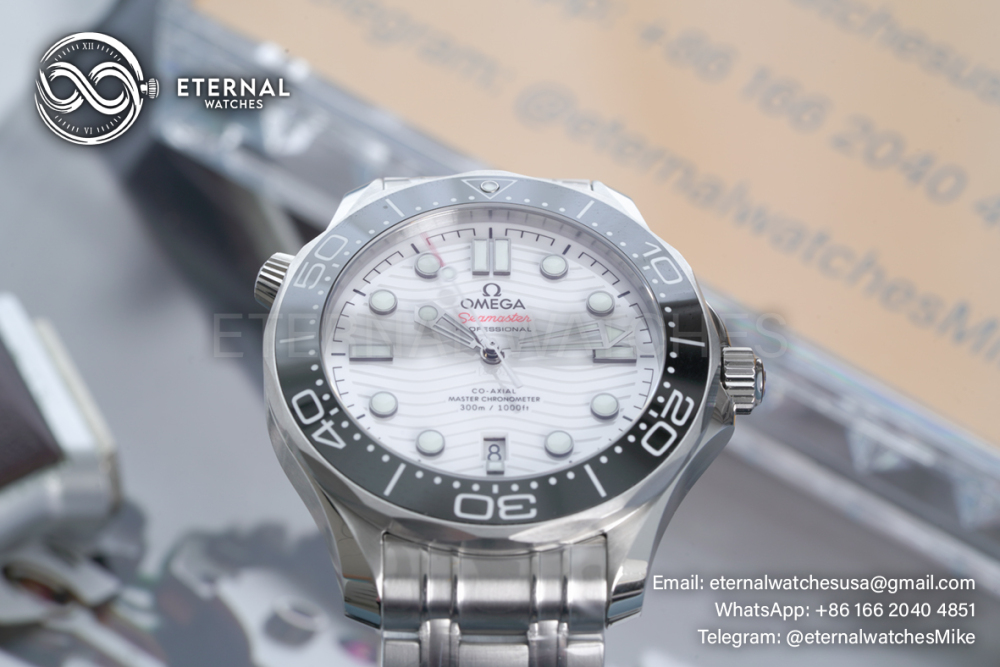 OMEGA - Seamaster Diver 300m 42mm SS/SS White Dial VSF A8800