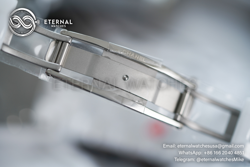 CHANEL - J12 Ladies 33mm Ceramic/Cer Mop/Diamond XF Swiss Quartz