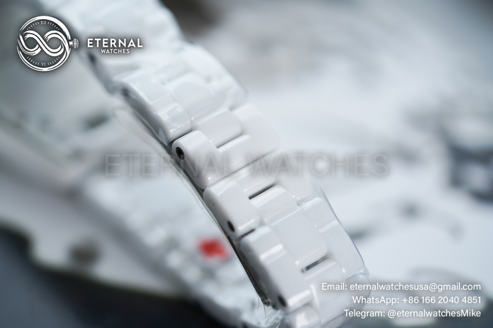 CHANEL - J12 Ladies 33mm Ceramic/Cer White/Num XF Swiss Quartz