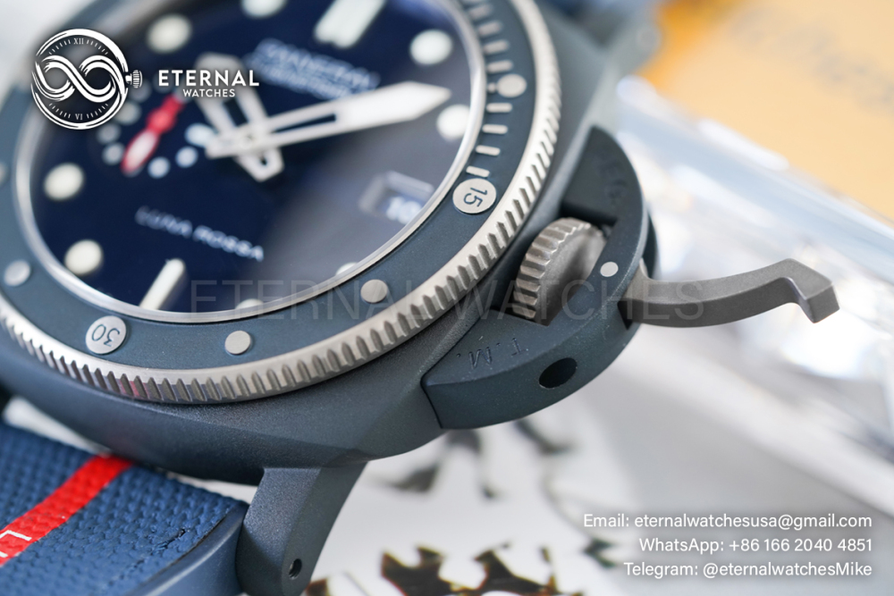 PANERAI - Submersible PAM1466 Luna Rossa 44mm TI/CE Blue Dial VSF P900