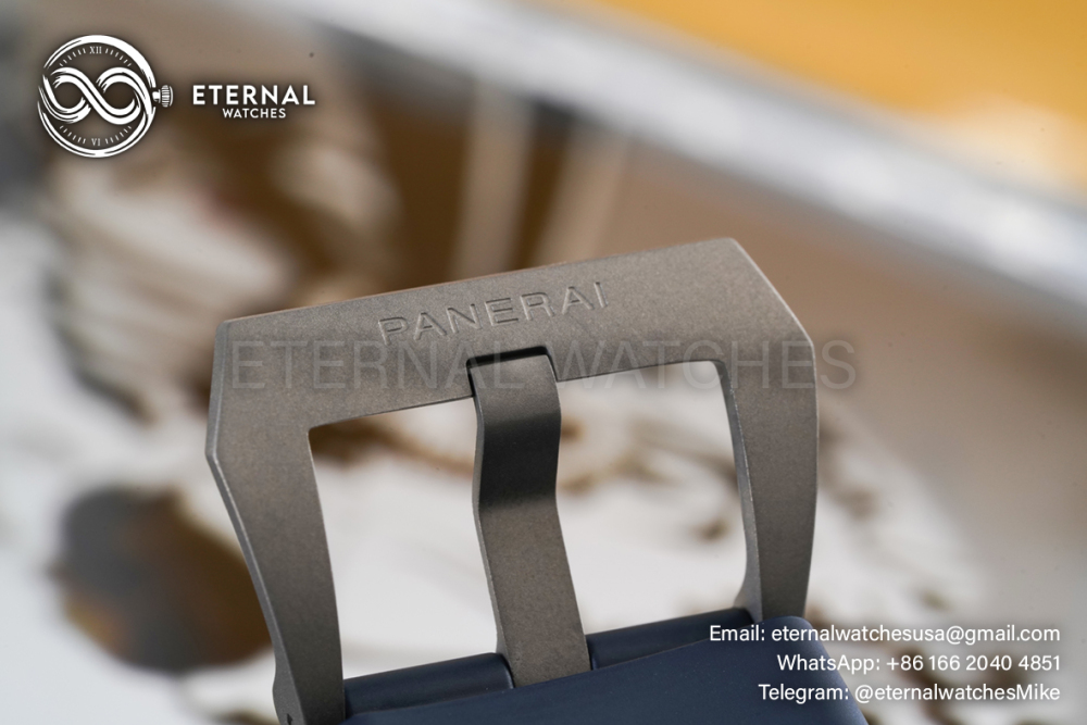 PANERAI - Submersible PAM1543 Luna Rossa 44mm TI/CE White Dial VSF P900