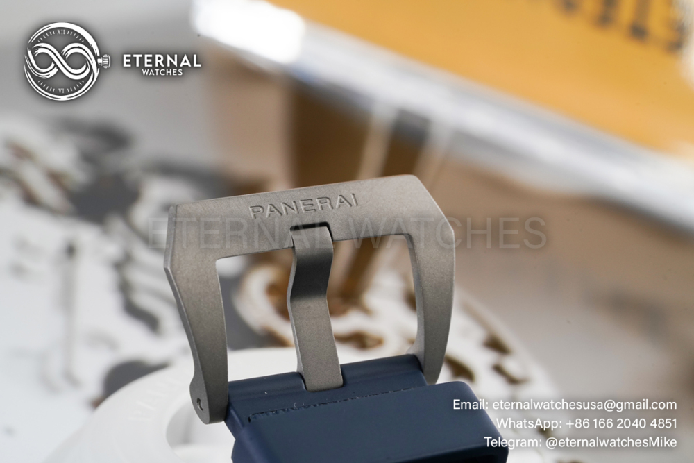 PANERAI - Submersible PAM1466 Luna Rossa 44mm TI/CE Blue Dial VSF P900