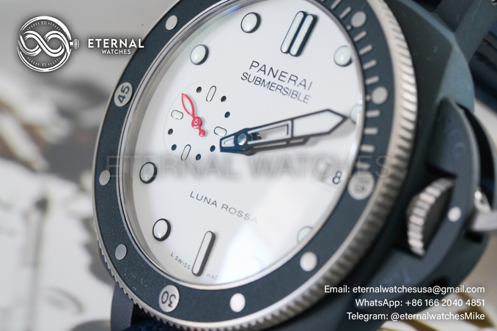 PANERAI - Submersible PAM1543 Luna Rossa 44mm TI/CE White Dial VSF P900