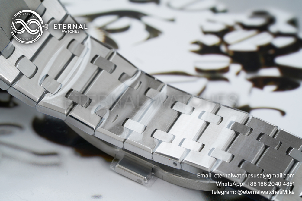 AUDEMARS PIGUET - Super Clone Royal Oak Chronometer 26240ST 41mm SS/SS Silver Dial APS SH4401