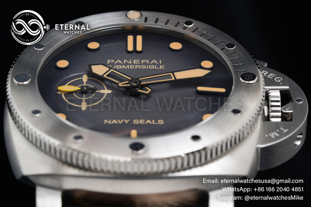 PANERAI - Super Clone Submersible PAM1518 QuarantaQuattro Navy Seals 44mm TI/CE Black Dial VSF P900