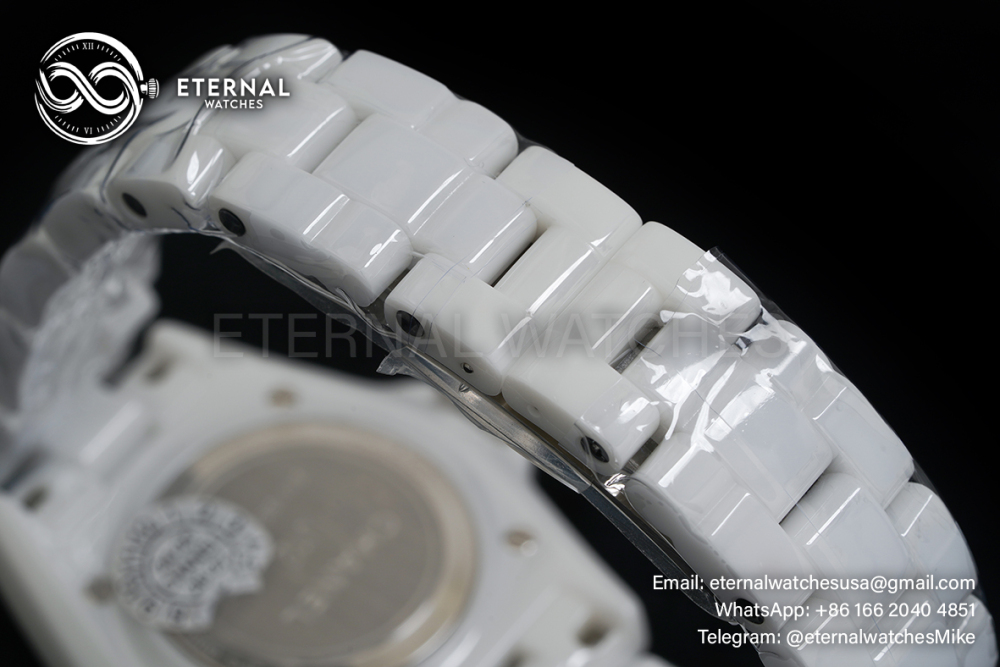 CHANEL - J12 Ladies 33mm Ceramic/Cer White/Dia XF Swiss Quartz